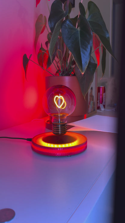 Floatly Heart – Levitating Lamp with Heart Glow